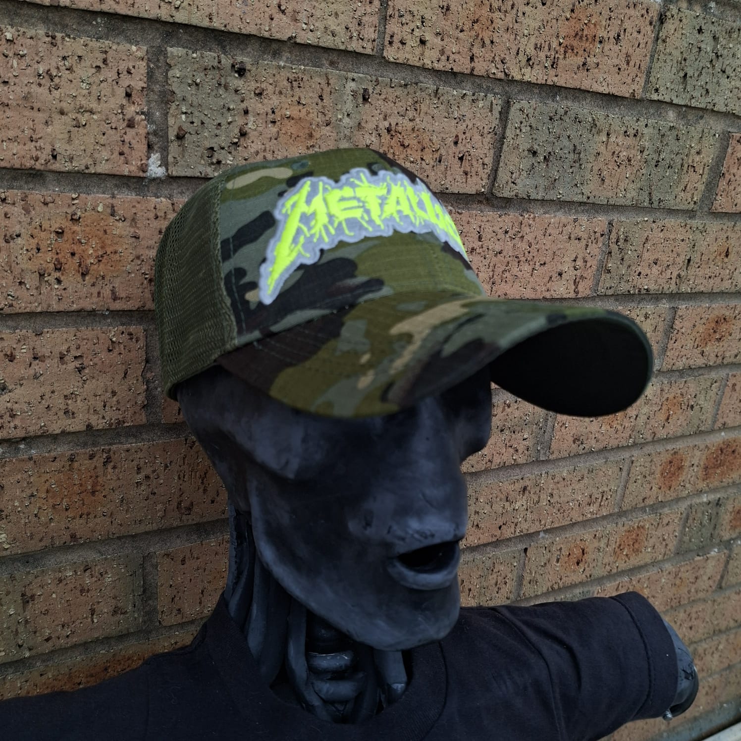 METALLICA - Splatter (Glow in the Dark) Logo - GREEN CAMO TRUCKER CAP