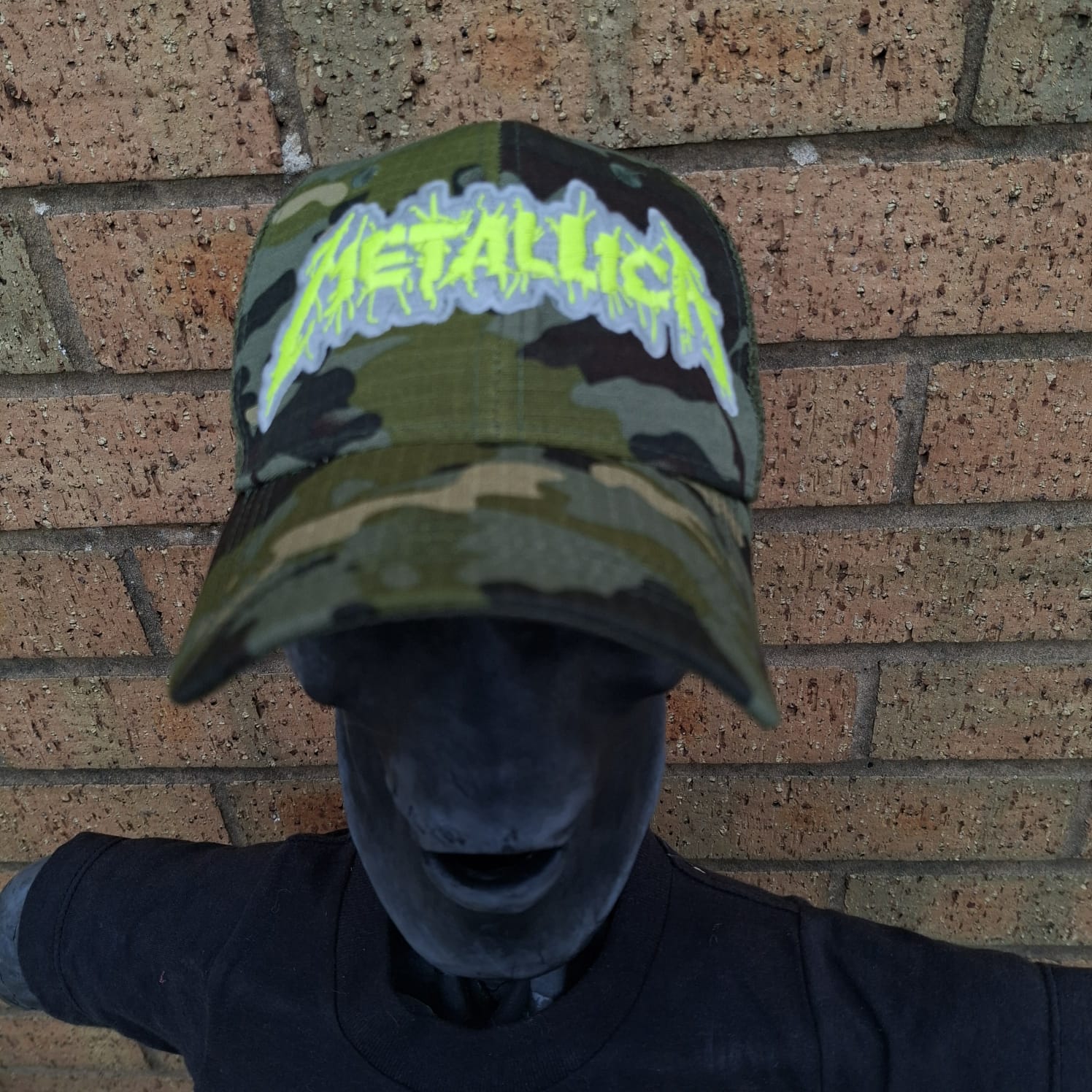 METALLICA - Splatter (Glow in the Dark) Logo - GREEN CAMO TRUCKER CAP